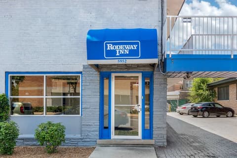 Rodeway Inn, Interior entrance