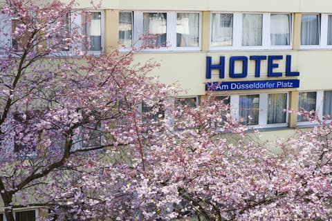 Hotel am Düsseldorfer Platz, Front of property