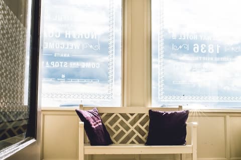 Causeway Hotel, Interior entrance