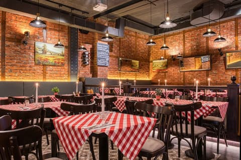 Boutique 53 & 56 Hamburg, Trademark Collection by Wyndham, Dining