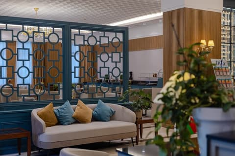 Hotel London 1889 & Casino, Lobby