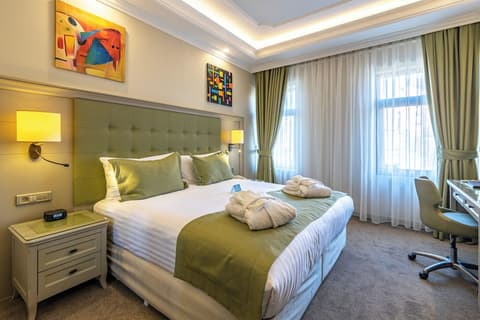 Hotel London 1889 & Casino, Room