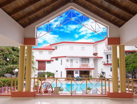 Habitation Hatt Hotel, Front of property