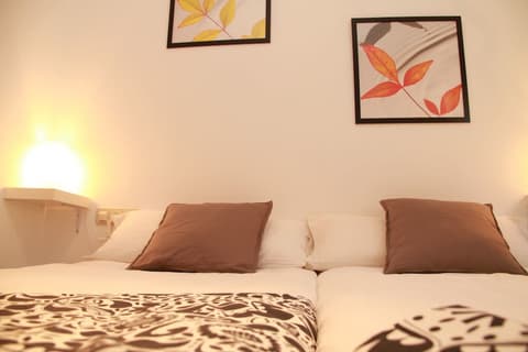 Inside Plaza Sierra Nevada, Room