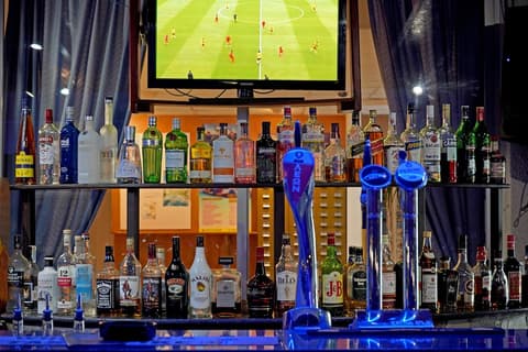 Green Bungalows Hotel Apartments, Bar (on property)