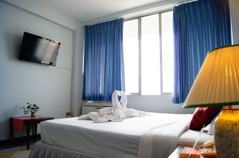 YMCA International Hotel, Room