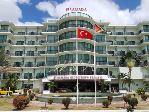 Ramada Georgetown Princess Hotel, Exterior