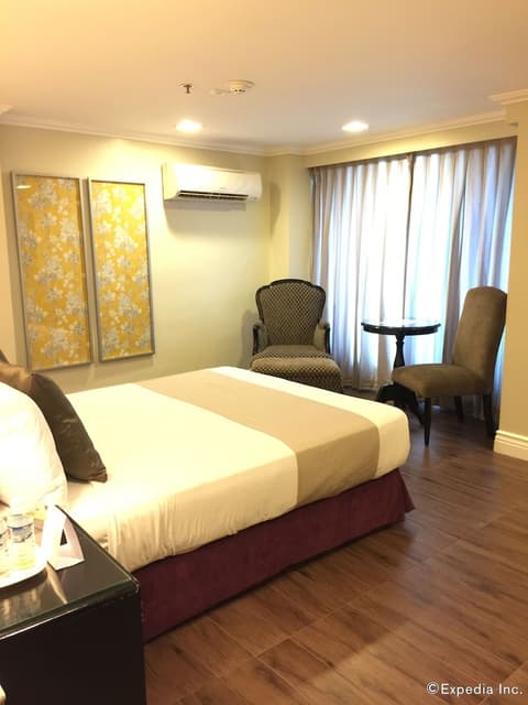 The MetroCentre Hotel and Convention Center, Room