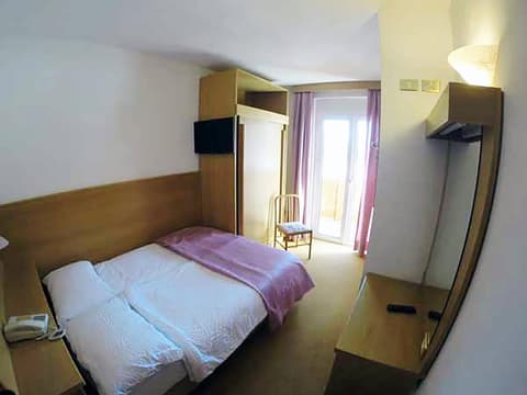 Hotel Olympia, Room