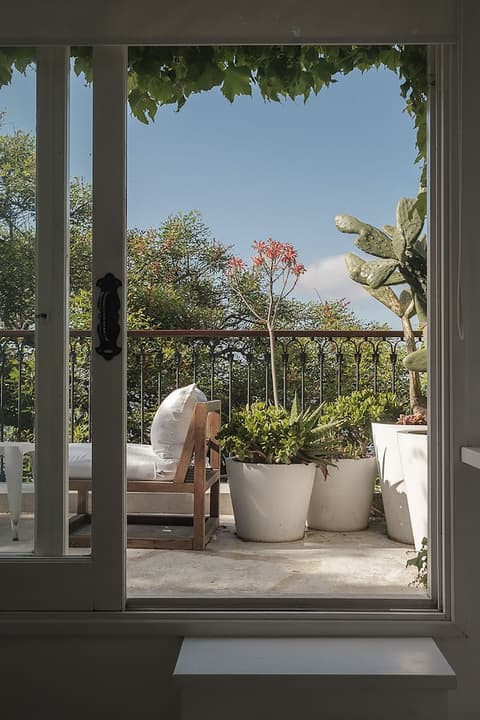 Charco Hotel, Living area