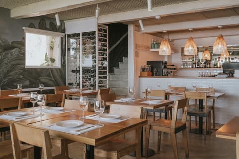 Charco Hotel, Restaurant