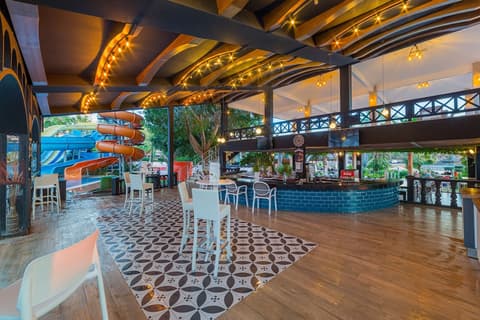 Justiniano Club Alanya – All Inclusive, Swim-up bar