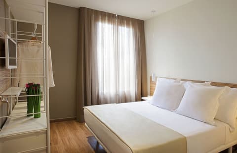 Milà Apartamentos Barcelona, Room