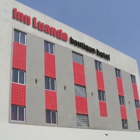 Inn Luanda, Front of property