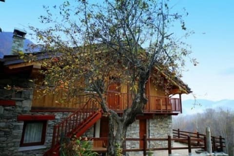 Maison Dominique, Front of property