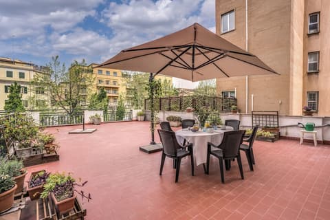 B&B Circus Maximus, Exterior