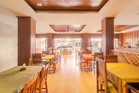 Lotus Hotel Patong, Restaurant