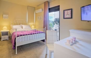 Marini Luxury Apartments And Suites, Room