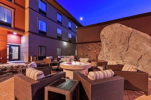 Hampton Inn & Suites Bend, Terrace/patio