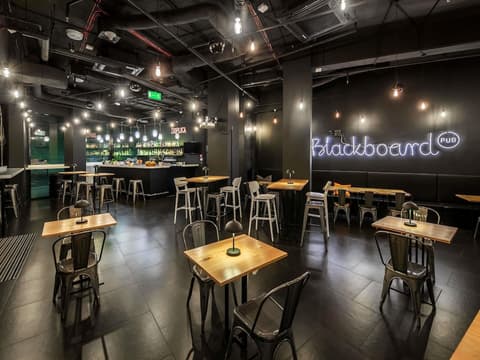 ibis Styles Wroclaw Centrum, Bar (on property)