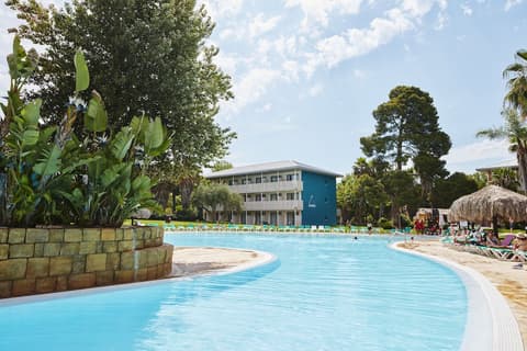 PortAventura Hotel Roulette, Outdoor pool