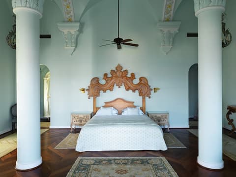 La Maison Bleue, Room