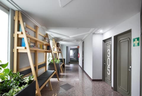 Hotel MX congreso CDMX, Trademark Collection by Wyndham, Lobby