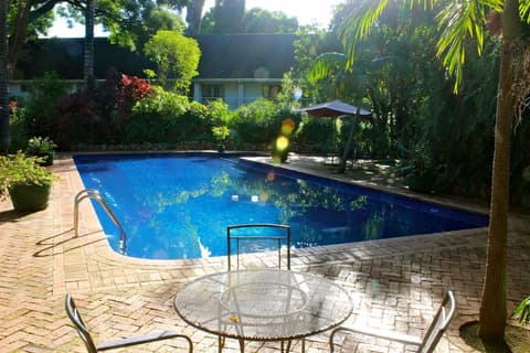 Bronte Hotel, Outdoor pool