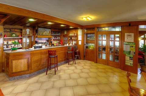 Hotel Fratazza, Bar (on property)