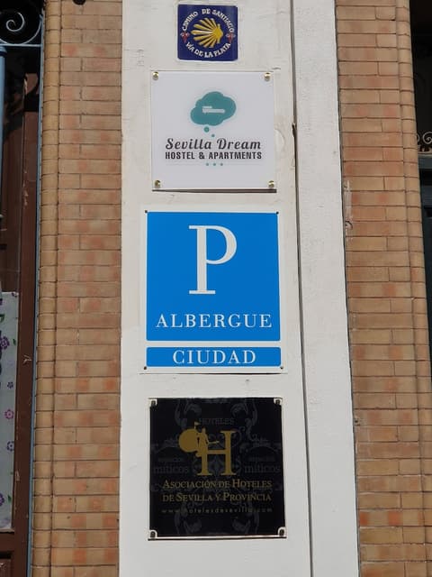 Sevilla Dream Hostel, Floor plan