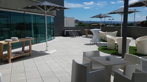 Hotel Hola Tafalla, Terrace/patio