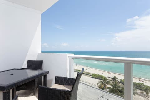 New Point Miami Beach Apartments, Terrace/patio