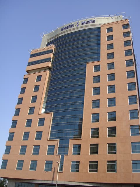 Paragon Hotel Apartments, Front of property