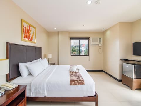 Main Hotel & Suites, Room