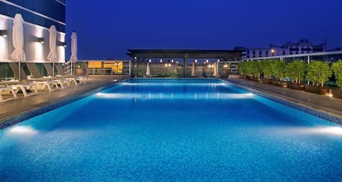 ARMADA AVENUE HOTEL, Outdoor pool