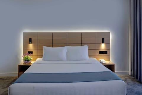 Lotus Grand Hotel, Room