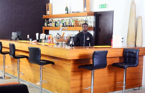 Hotel Ekuikui I, Bar (on property)