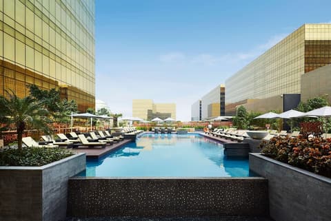 Hyatt Regency Manila, City of Dreams, Pool