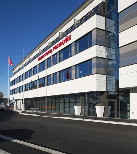 Thon Hotel Fosnavag, Exterior