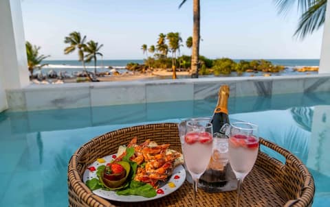 AQUA BY SAMBASS, Room