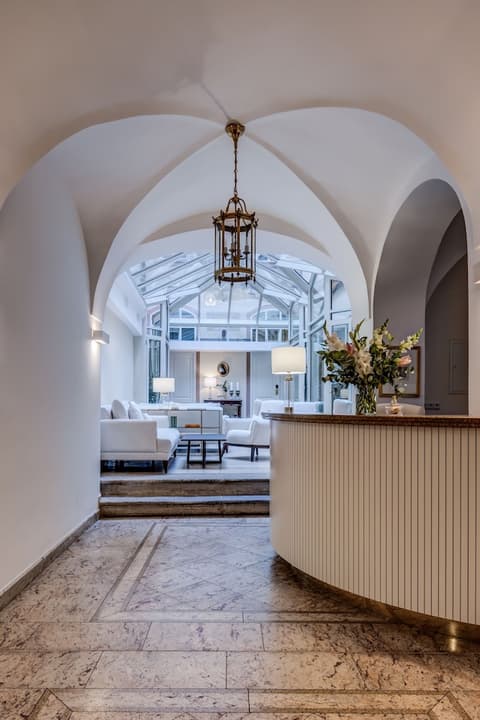 Hotel Nerudova 211, Reception