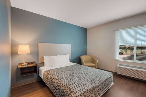 WoodSpring Suites Bellflower - Los Angeles, Room