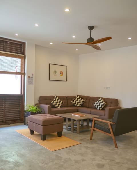 Island Ambience, Lobby sitting area