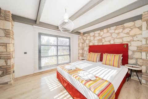 Excellent Hotel Room Near Hadrian s Gate, Room