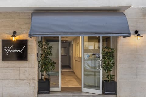 The Howard Hotel, Front of property