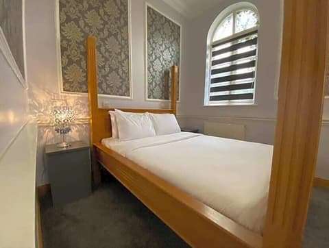 Baylis Park Hotel, Room