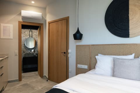 Chapter 02 Gallery Suites, Room