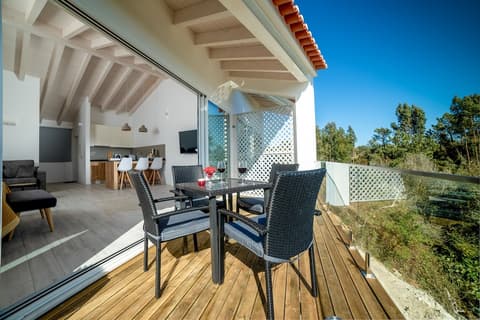 Monte das Alpenduradas, Room