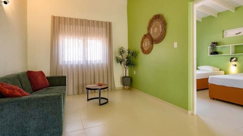 Dream of the Green Flamingo, Room