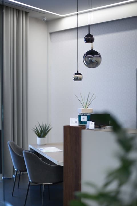 VI SUITES, Reception